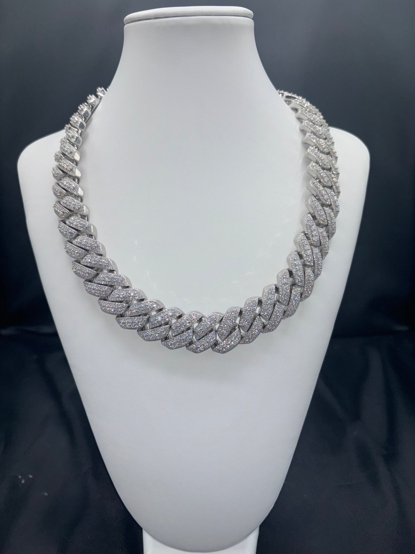 22" Cuban VVS Moissanite Diamond 20mm
